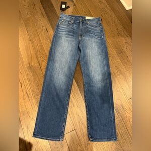 NWT rag & bone “The Harlow” Mid rise Relaxed Fit Blue Jeans